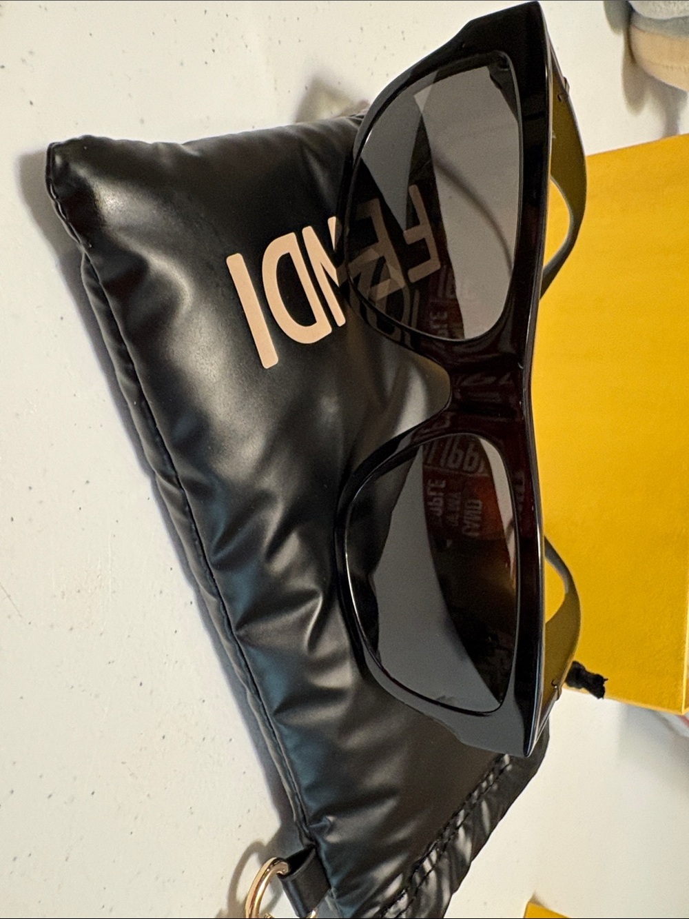 Fendi Diagonal FE40157I Black Sunglasses with Box & COA - Picture 4 of 13